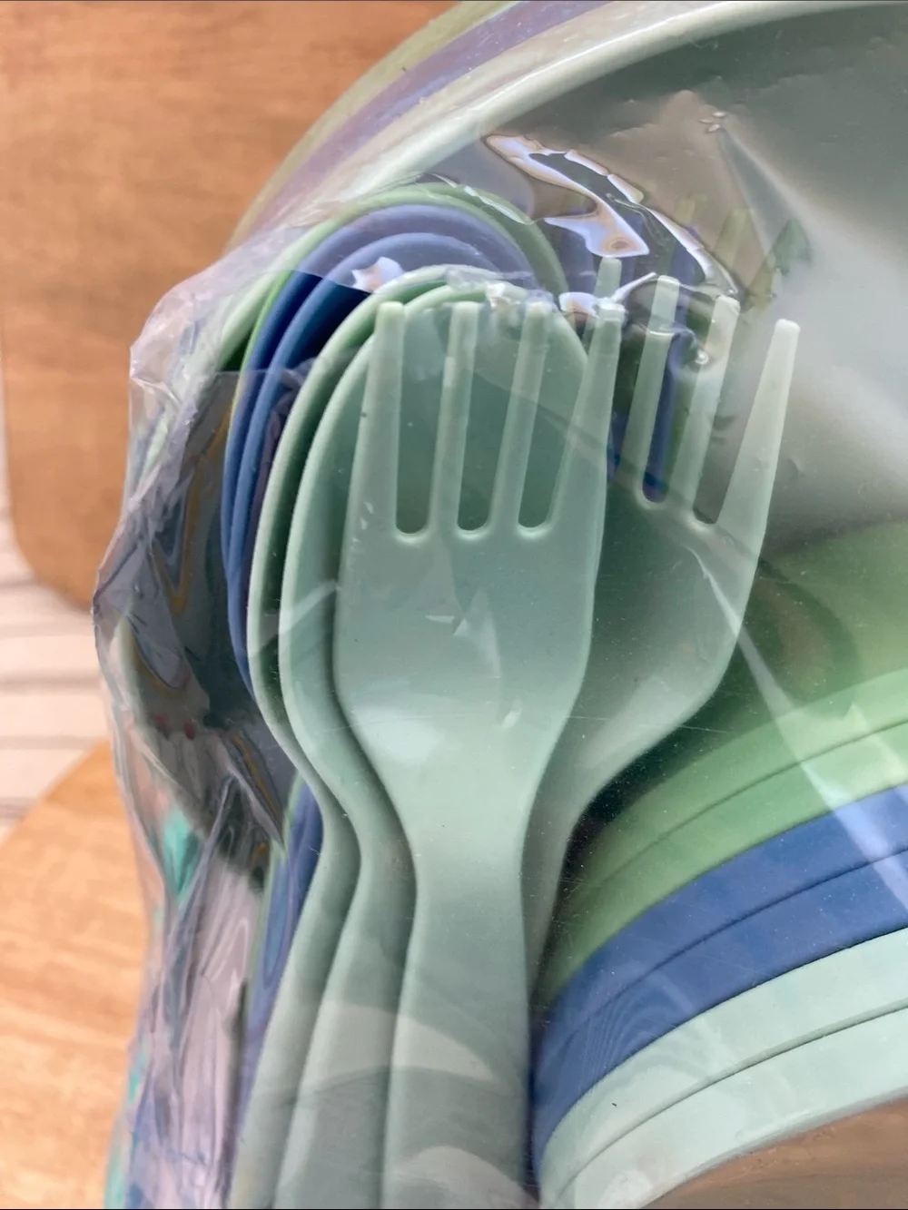 SALE! 50% Off NWT Pillowfort Aqua Mint Dinnerware Set - Green 24 Pieces